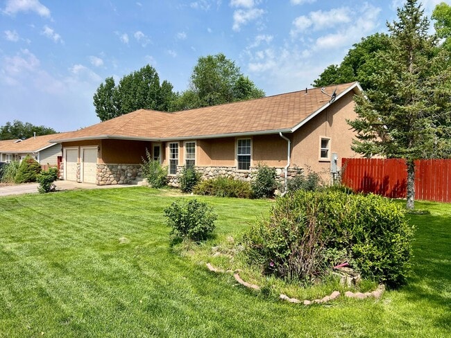 Single Family Home in Silt for Rent - Single Family Home in Silt for Rent