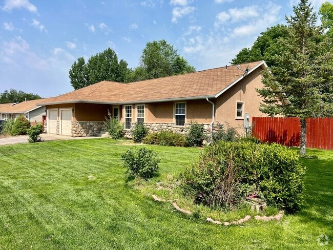 Building Photo - Single Family Home in Silt for Rent