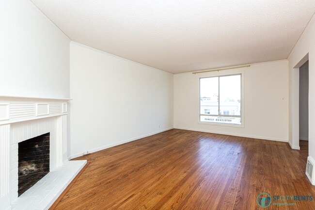 Photo - Outer Sunset: Top Floor w/ Shared Yard & Laundry on N Judah Line Unit 2017 Judah St.