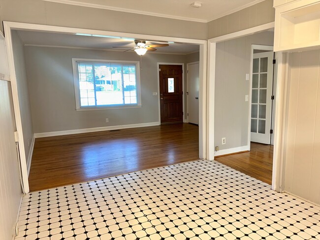 Photo - 1710 Bellevue Dr