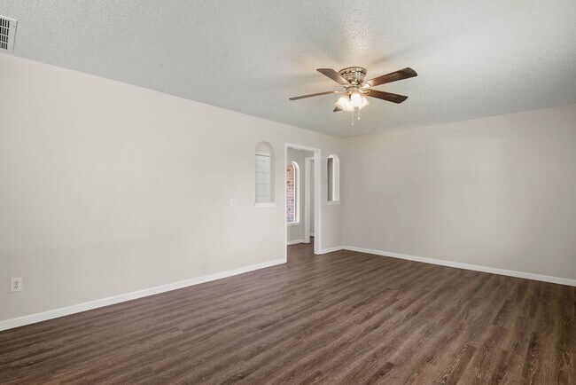 Photo - Beautiful 3 Bed 2 bath Home in the heart o...