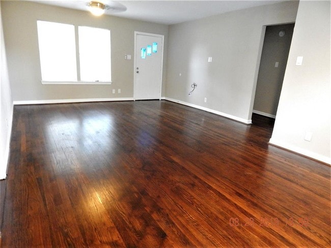 Photo - 221 W 44th St Casa