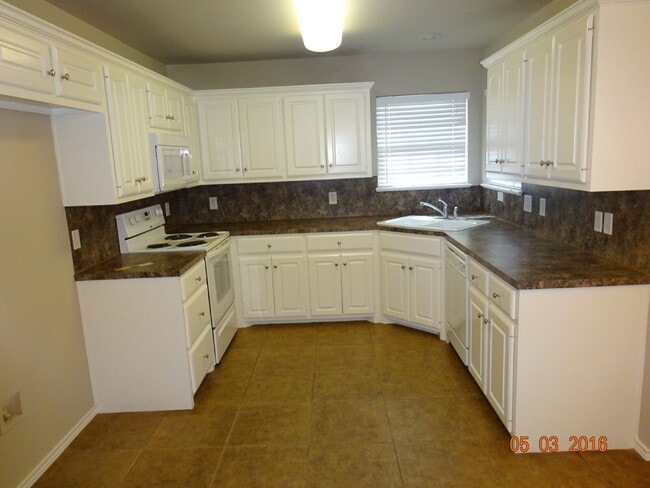Photo - House Located Near Frenship Schools & Close Access to 82nd & Marsha Sharp Fwy!