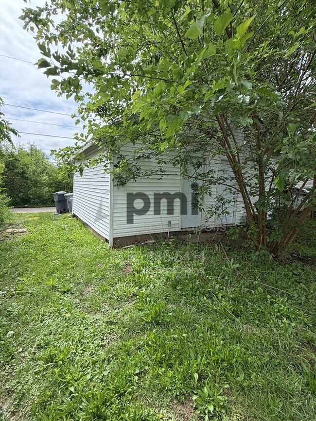 Photo - 1512 N Gladstone Ave