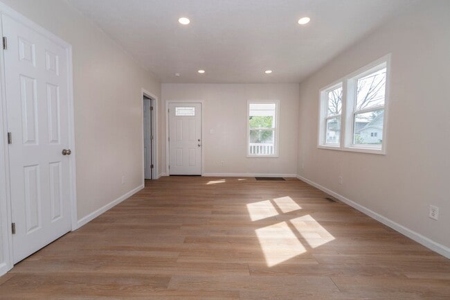 111 Campbell St
