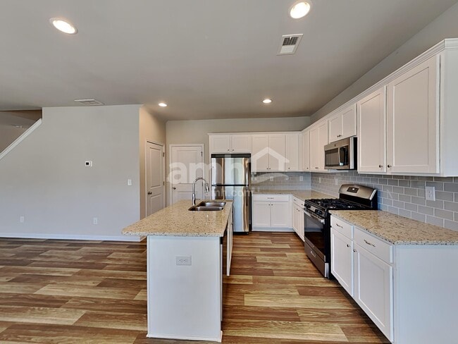 Photo - 373 Winston Cir