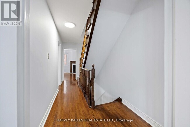 Photo - 576 Ontario St