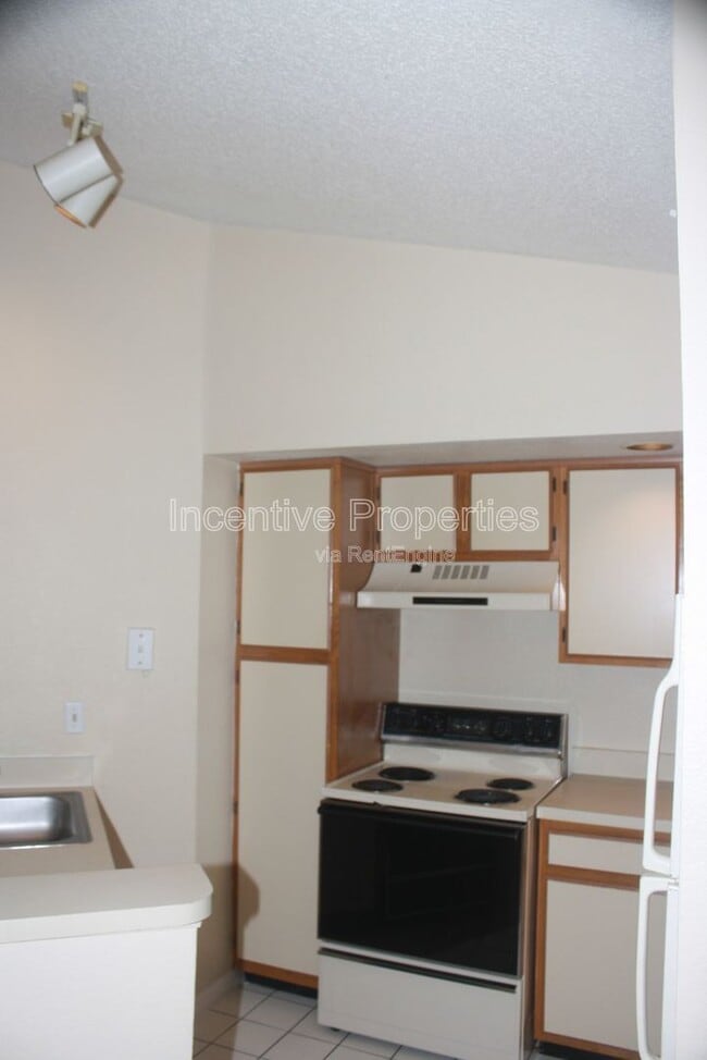 Photo - 4518 Commander Dr Unit 1934