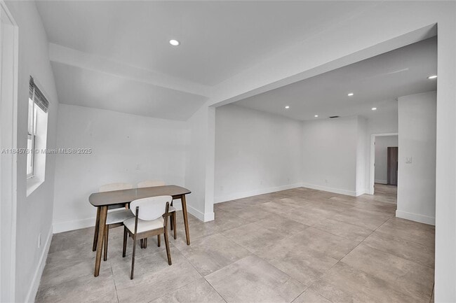 Photo - 21 NE 48th St