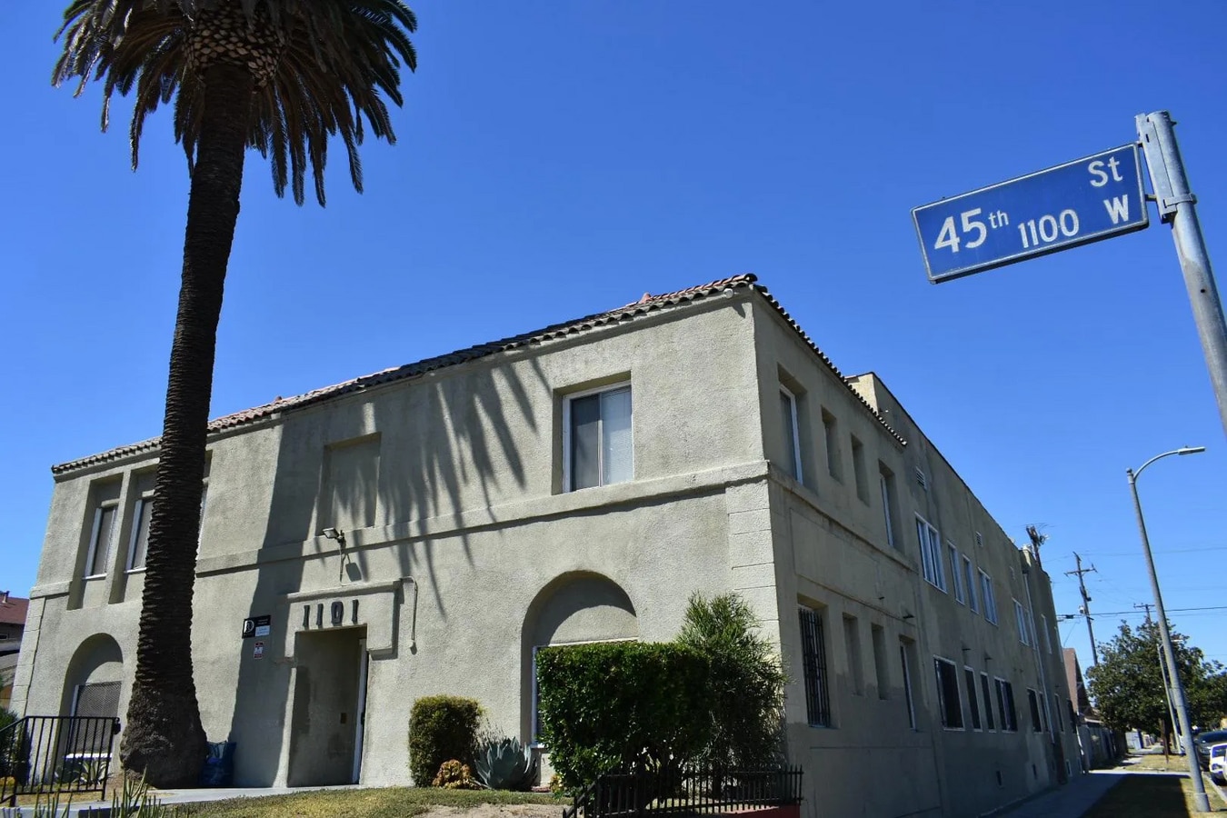 Photo - 1101 W 45th St