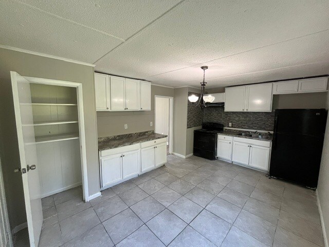 Photo - 2830 Village Green Dr