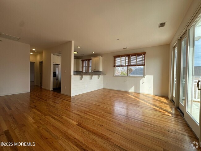 Building Photo - 865 Arnold Ave Rental