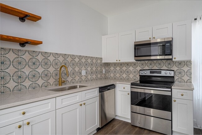 Photo - 637 E Anderson St