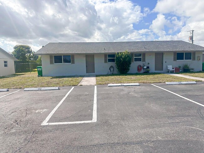 Building Photo - 3962 Park Ln Unit 3962
