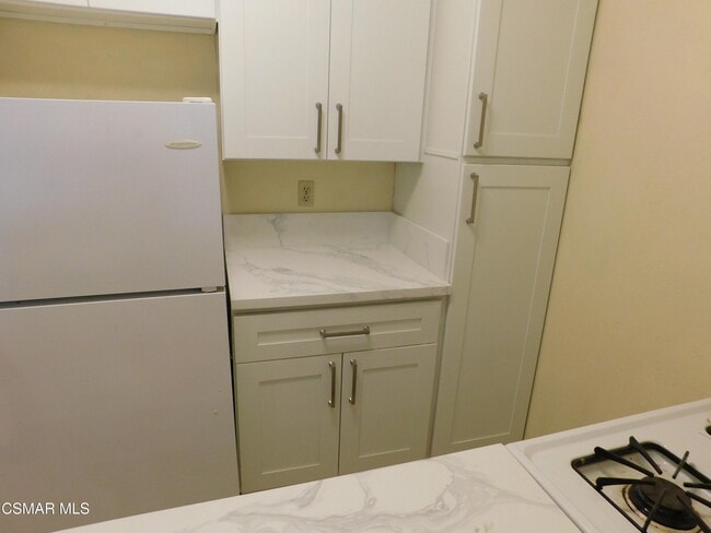 Photo - 6213 Whitsett Ave