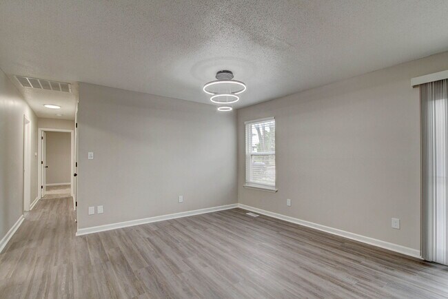Dining/Hallway
