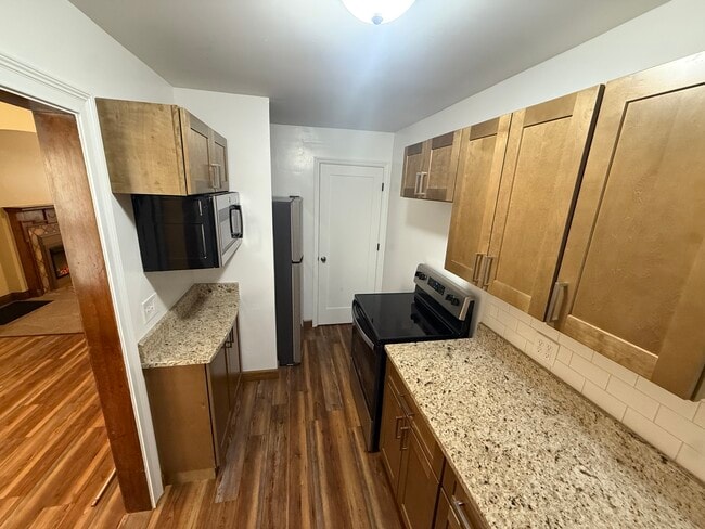 Photo - 2877 Sullivant Ave