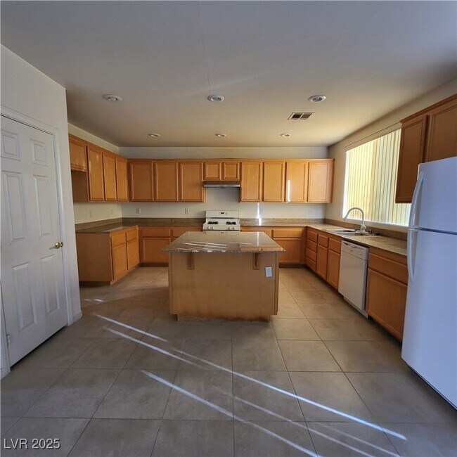 Photo - 211 Tayman Park Ave