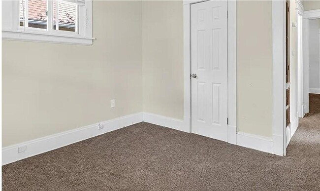 Photo - 3001 E 128th St