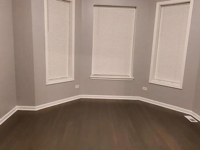 7212 S St Lawrence Ave Unit 1