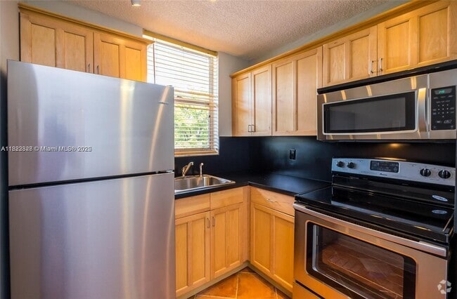 Building Photo - 1801 S Treasure Dr Unit 303 Rental