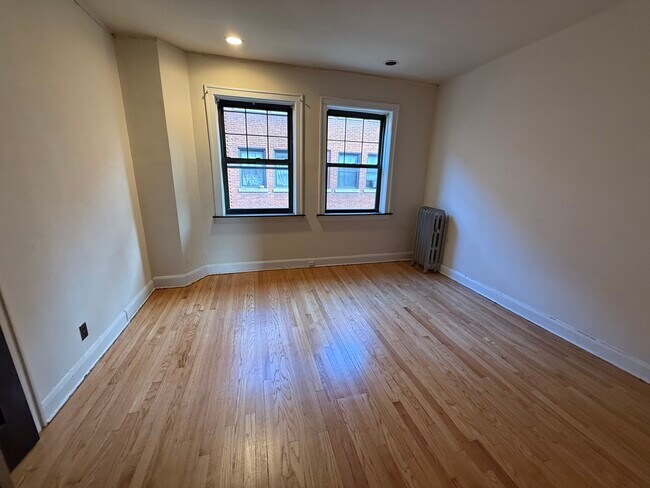 Photo - 3258 Maple Ave Unit 2G