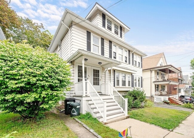 Building Photo - 83 Newport St Rental