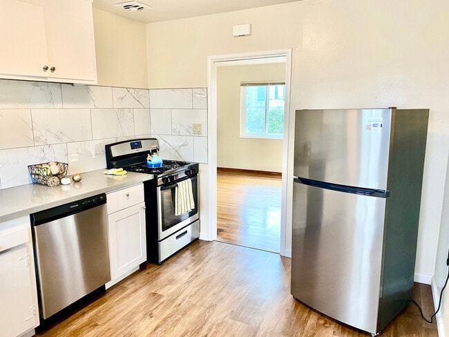 Photo - 1116 Stannage Ave Unit A