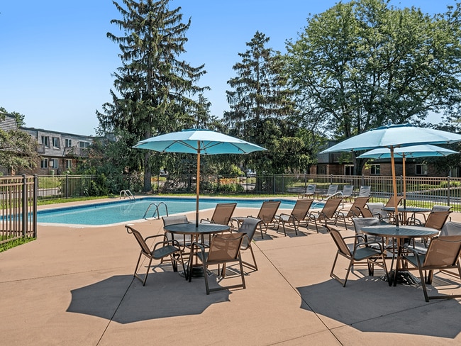 Come Relax at the Pool