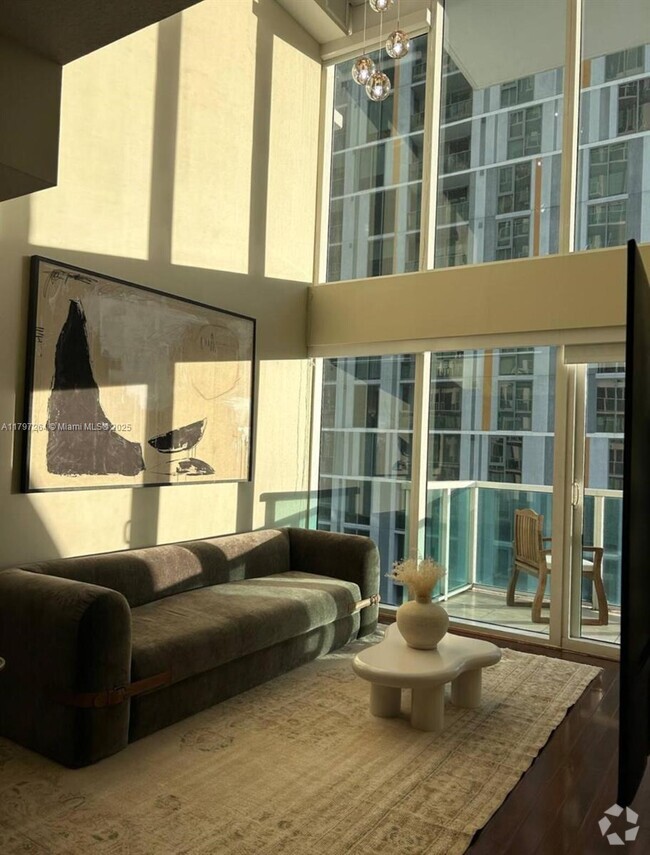 Building Photo - 41 SE 5th St Unit 714 Rental