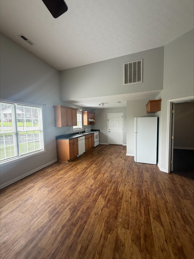 Photo - 1735 Cobblestone Ln