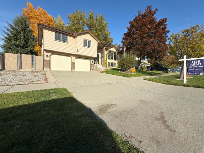 Building Photo - 9206 N Londale Dr