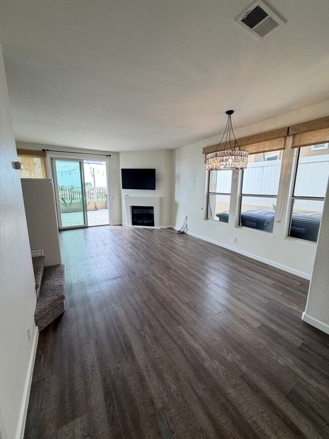 19395 Cascade Dr