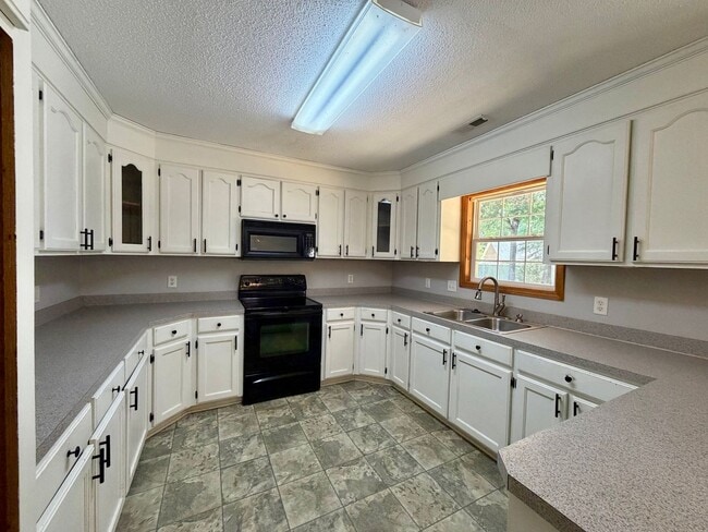 Photo - Fabulous Home in Ginko Hills!