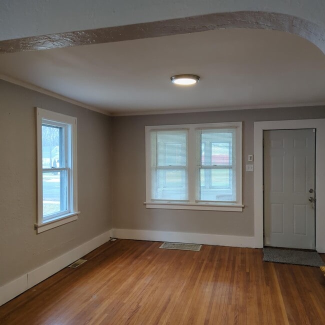 Photo - 2310 19th St SW