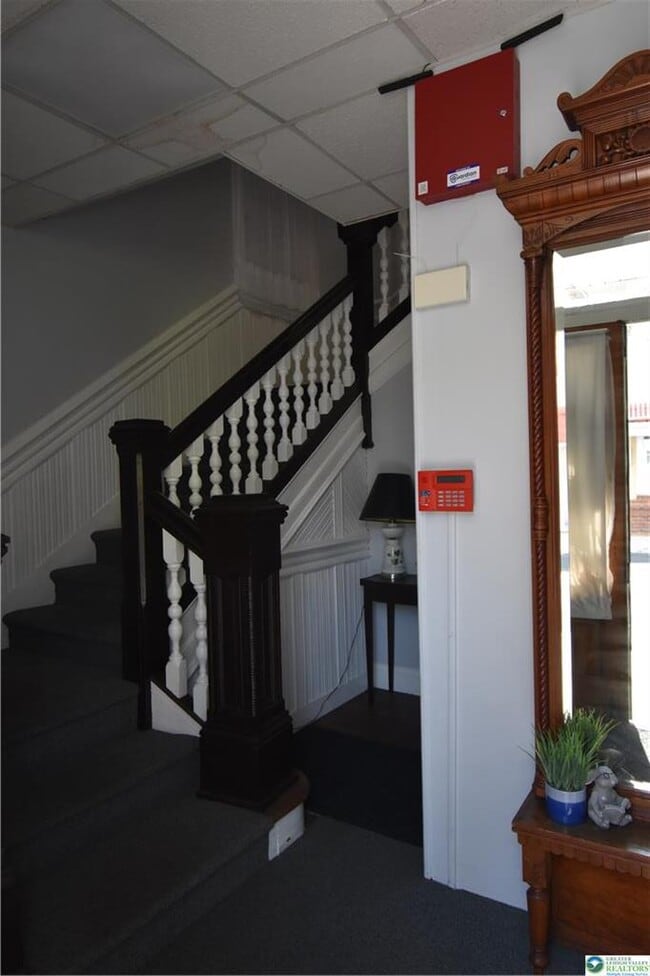 Photo - 201 Cattell St