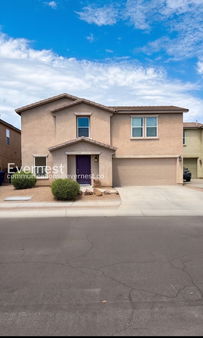 Building Photo - 3 Bed, 2.5 Bath Home with Garage / Pet-Friendly / Vouchers Accepted / Available Now!