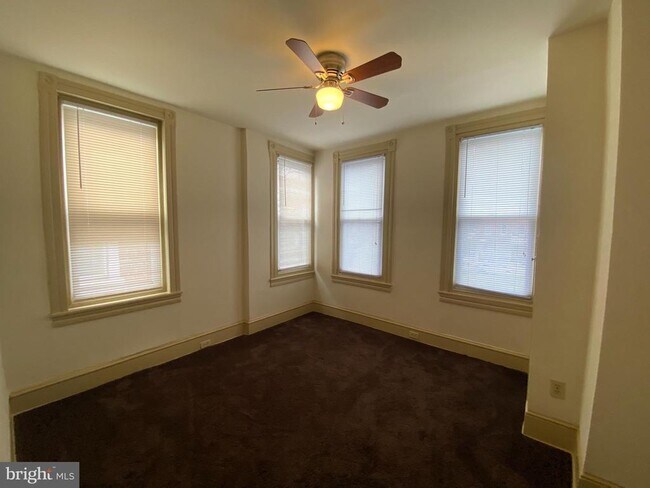 Photo - 3734 N Sydenham St