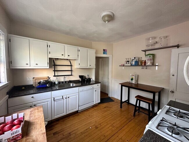 Photo - 283 Alewife Brook Pkwy Unit 2