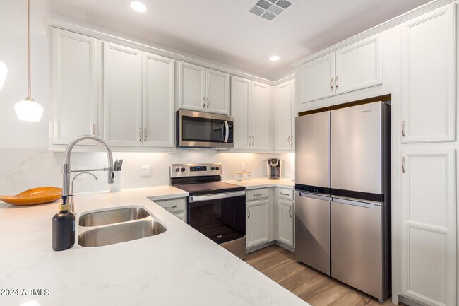 Photo - 2511 W Queen Creek Rd Unidad 179