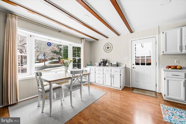 Photo - 903 Leverton Rd