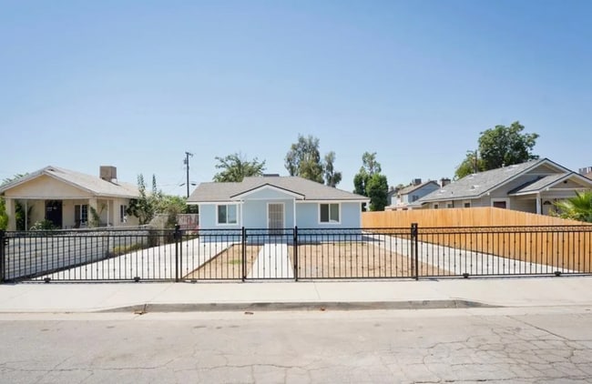 Building Photo - 3619 L St Unit Front House