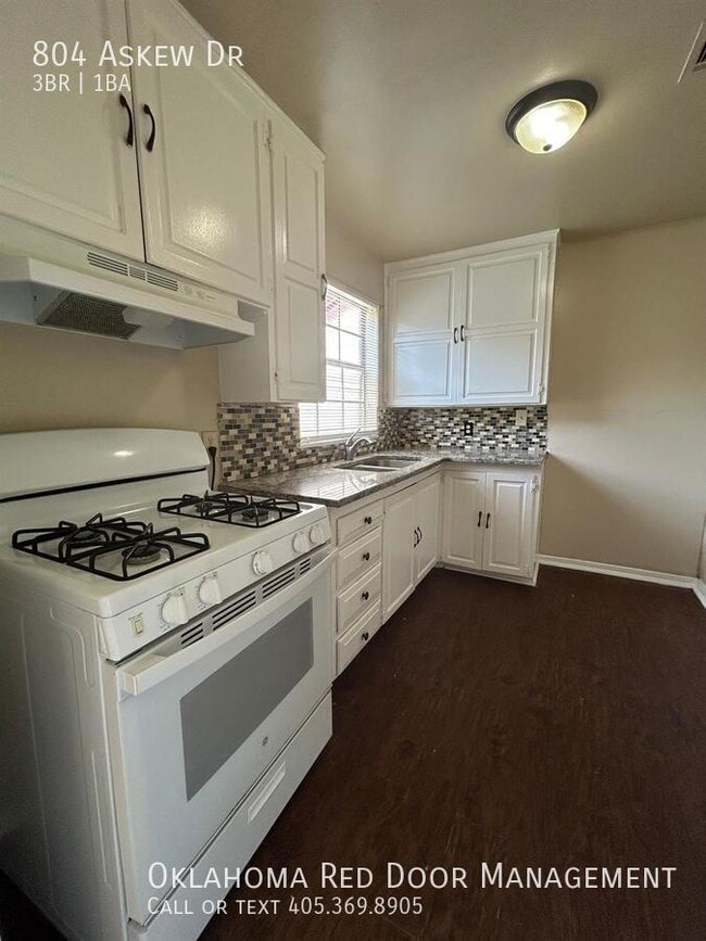 Photo - 804 Askew Dr