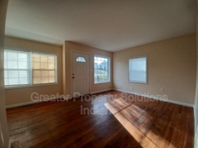 412 W South St
