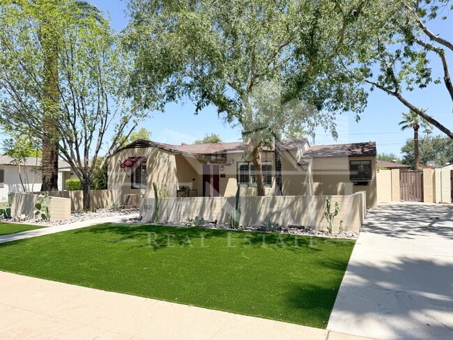 Photo - 1326 W Palm Ln