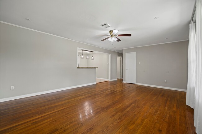 Photo - 617 Graceland St