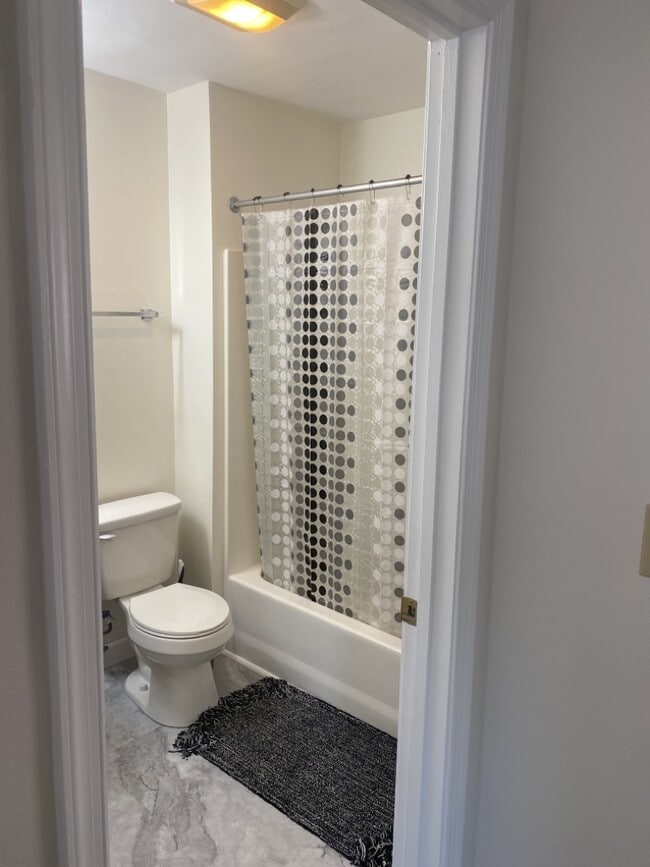 Photo - 1426 Devon Ln