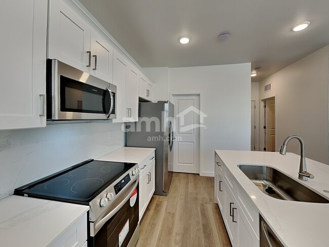 Photo - 18492 W Cottontail Ln