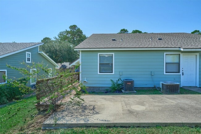 Photo - 21 Harbour Row Dr