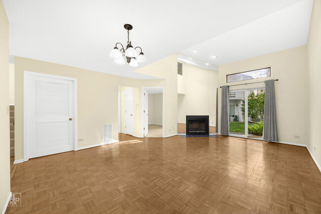 Photo - 1081 Courtland Dr